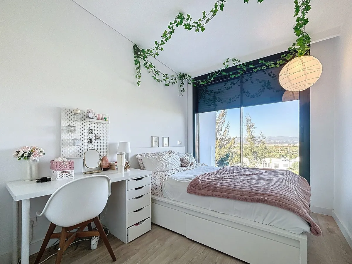 10049ad4-27b8-4cfa-b73e-46ce67259640