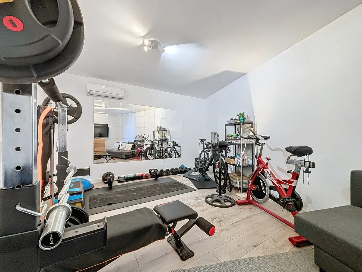 5a655df5-1465-4897-8f80-8f676048c89e