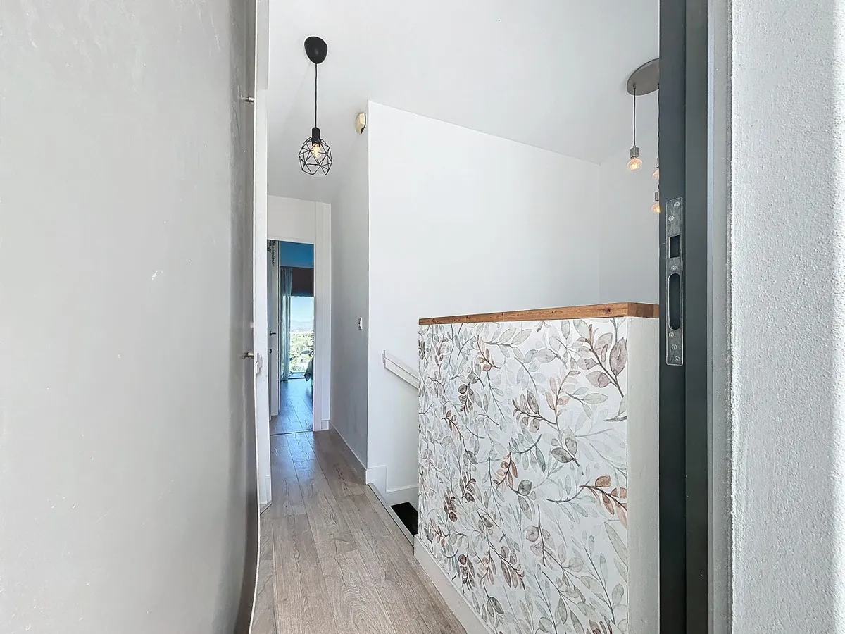 956f9225-8754-4dbd-816a-7db401eb2c58