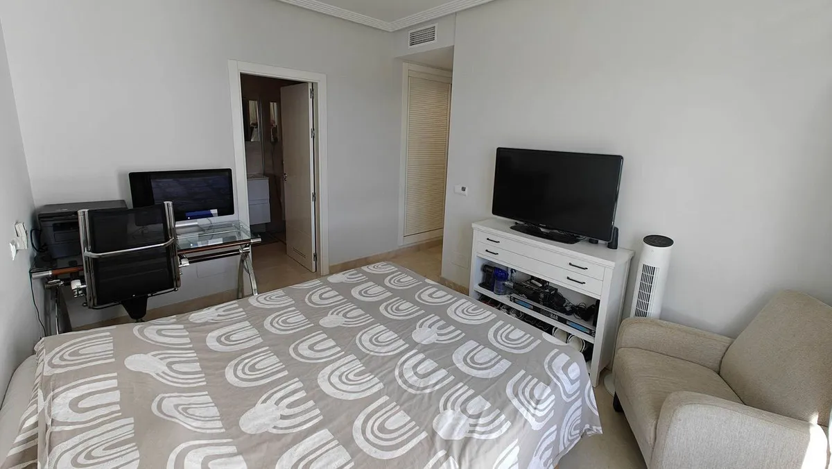 93e27ec3-290c-483a-8434-2d7884e3d286