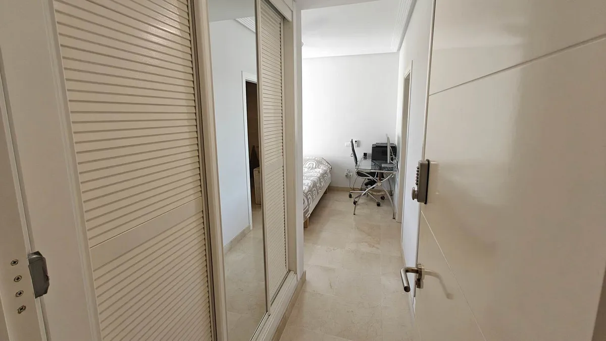 cb111742-8936-4c84-b6f3-1b8fc0e9e0da