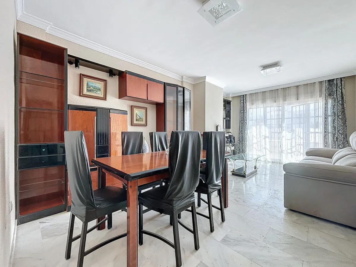 38054558-4f04-42f8-b9d3-3c30a280bafa