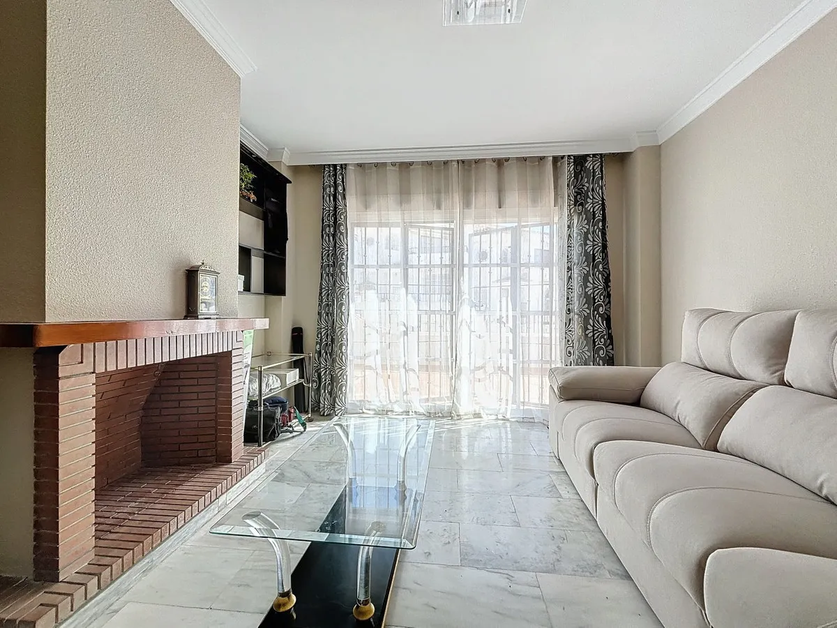 d56f9976-d1dc-49ee-bf12-7b96cf4b6ce5