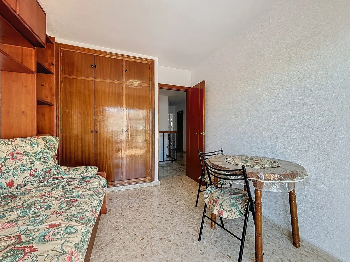 effde959-7c0a-46a5-8742-948c2ec8c1a8