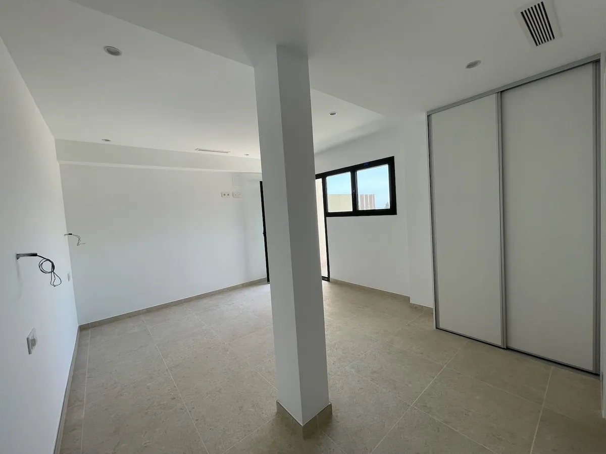 23001089-8ffd-4c75-982e-439f08d3657f