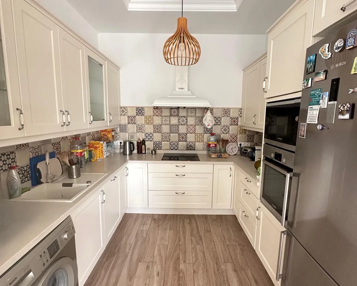 31d4b995-a079-4eef-8374-3505d3361adc