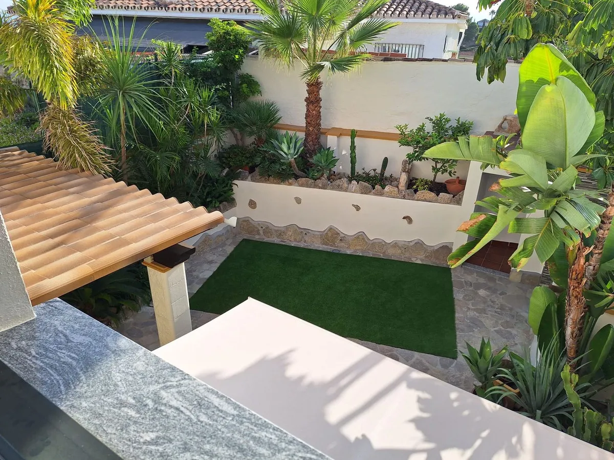 0aa80cad-d8ec-4c7c-9ce2-2c4d2218e68b