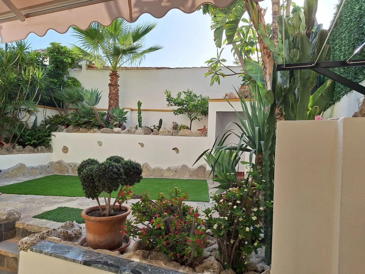 0ac58a4b-74e1-4b5f-8221-981e62be87f5