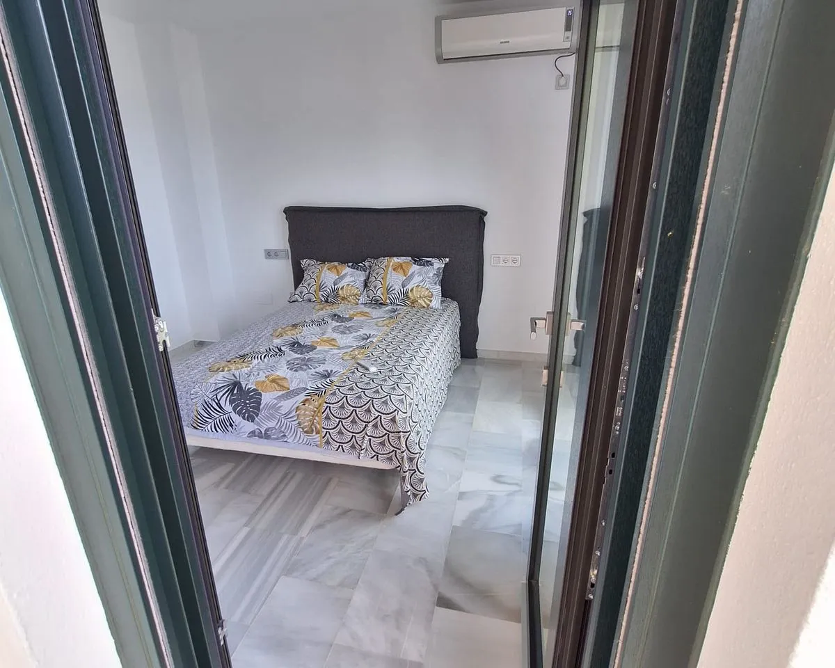 4956ef6c-a04d-4b1b-b68f-96b371e8ffad