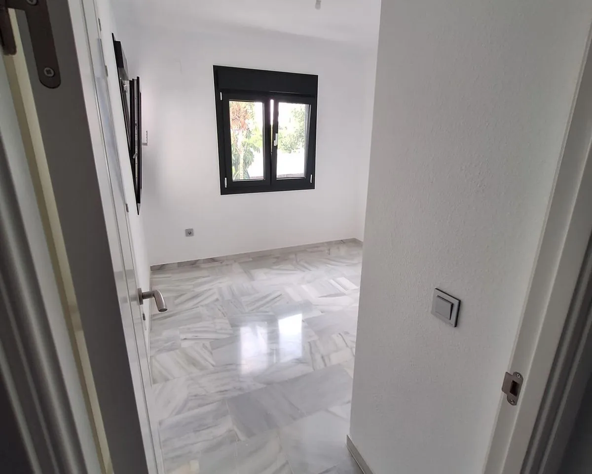 d1e0812d-0c32-4df4-b2e1-a469365be817