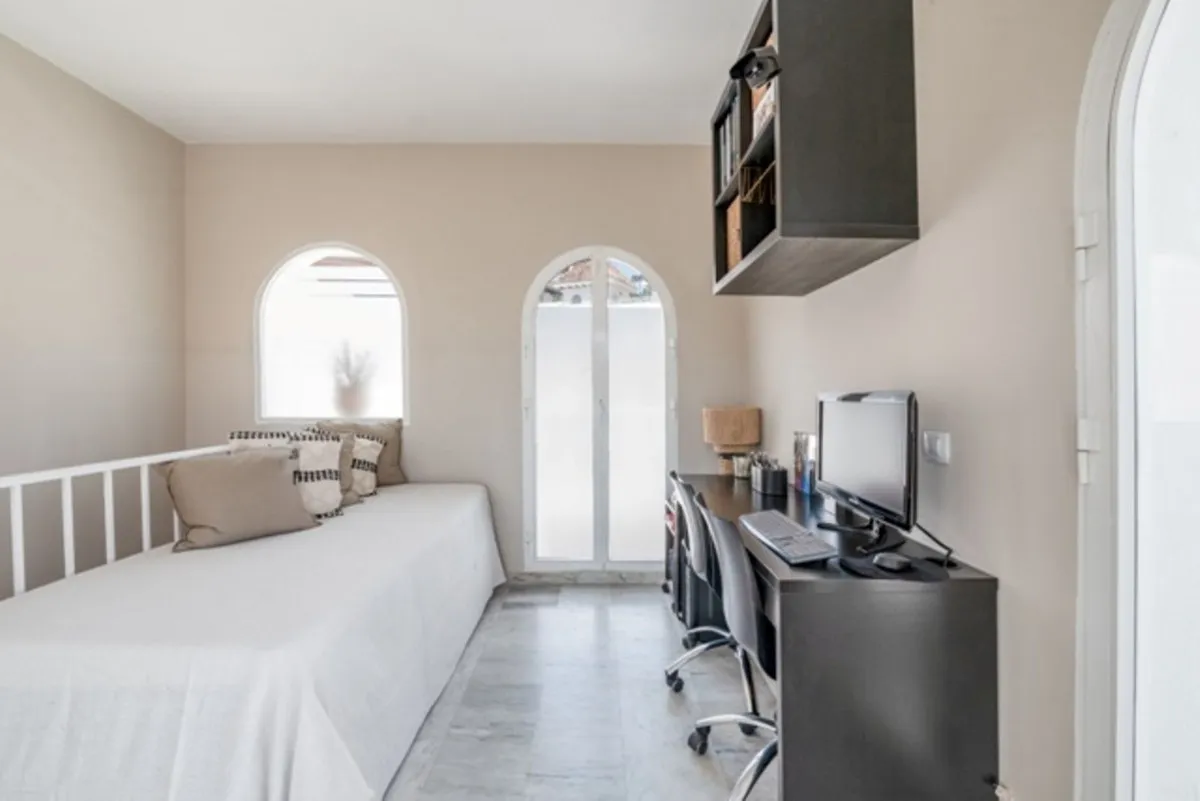 21f3fdd4-deba-45cb-9029-1d7b7e59a2ff