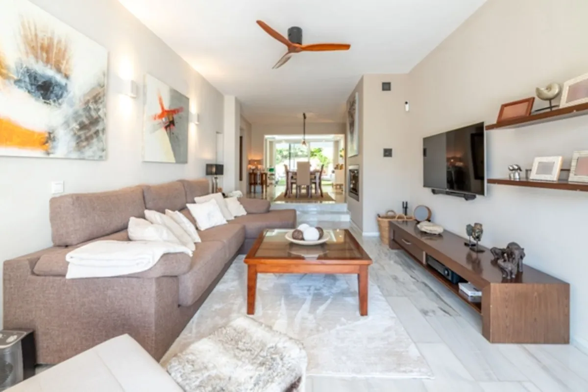 a1252f65-9f6a-486d-808a-8e36089e07d9