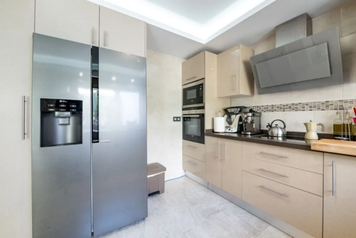 e1955b2d-c873-4092-864e-2c883977826e