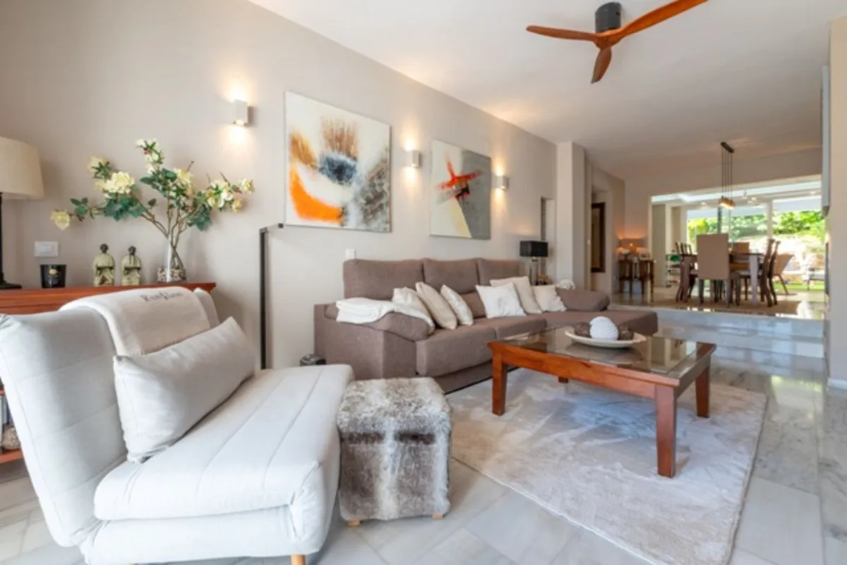 f6d27c49-f7de-4448-bef7-3b4febe6f077