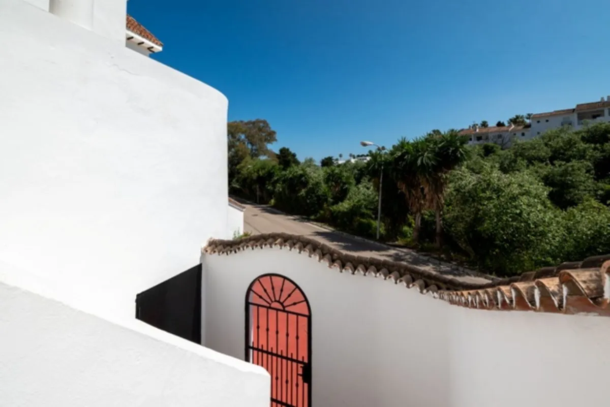 fa4d10cd-1bd0-4768-b9c6-f19f509fa626