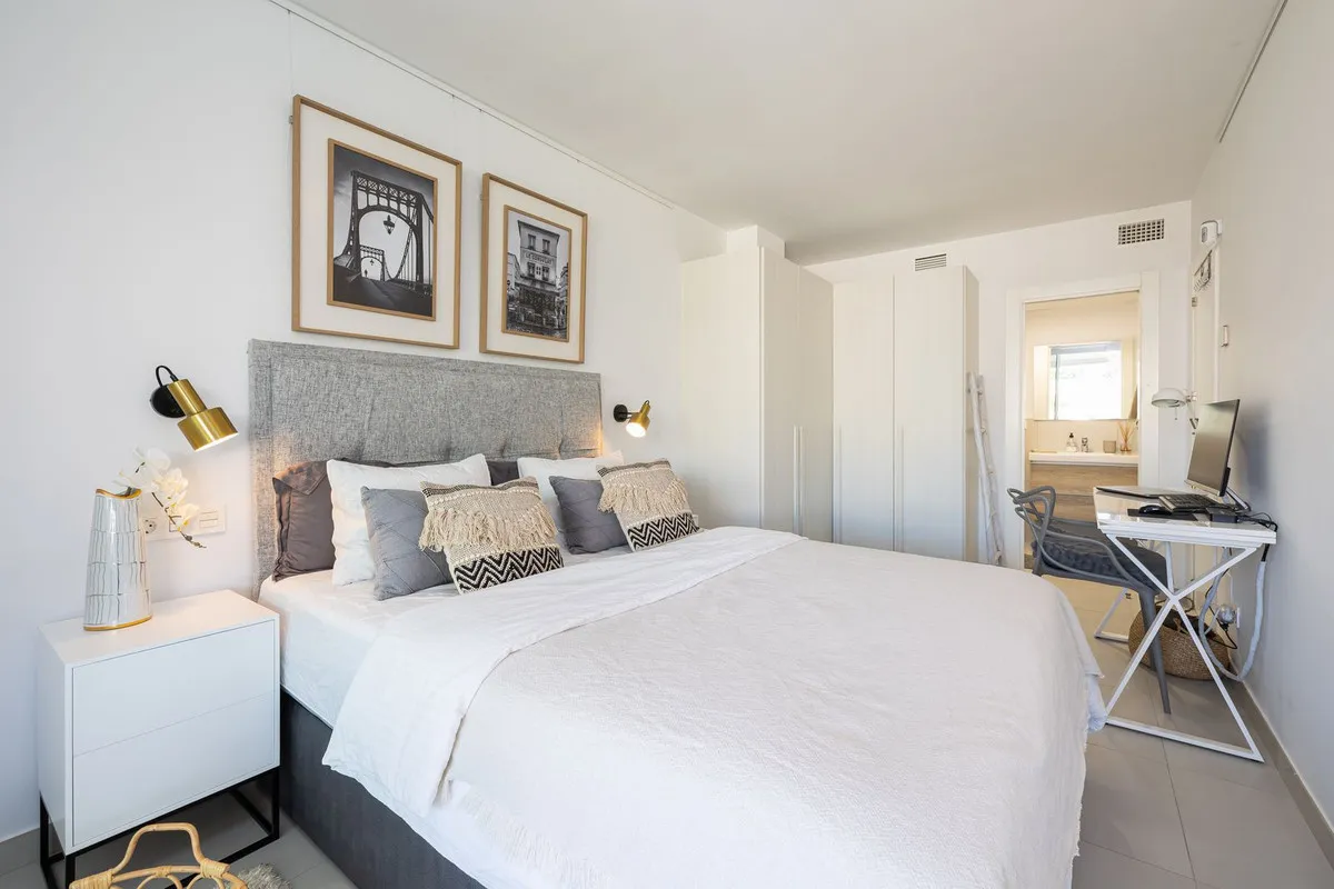 44059211-61d0-4977-b4ff-fbda8034ed7a