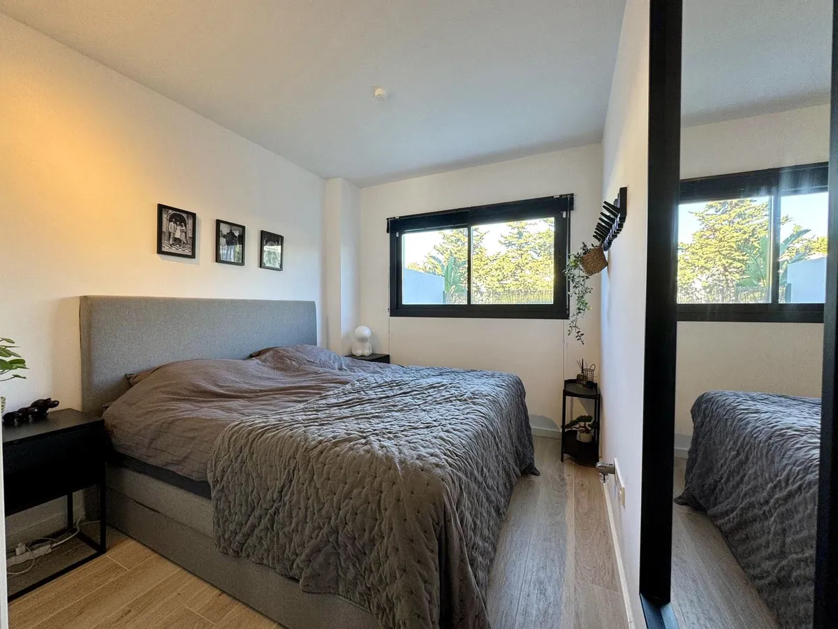 4c750930-aa4b-4dfc-a550-5feb3167f8a6