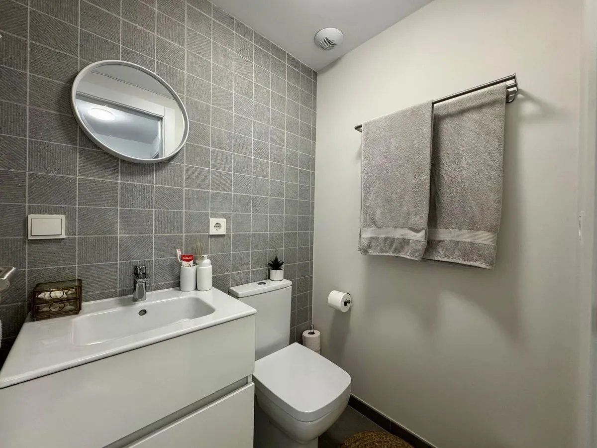 e09156b3-c36f-4b76-bf01-d5ed72902360