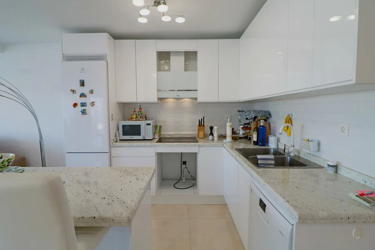 d997f2a5-fbf1-4833-9ccc-5f35183169a8