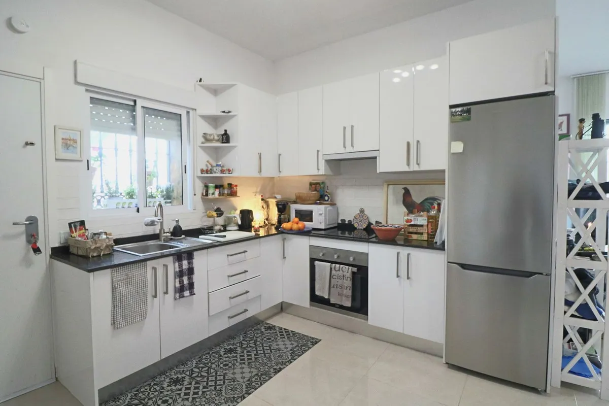 da8bee0e-f6e6-482a-814f-31855d38f818