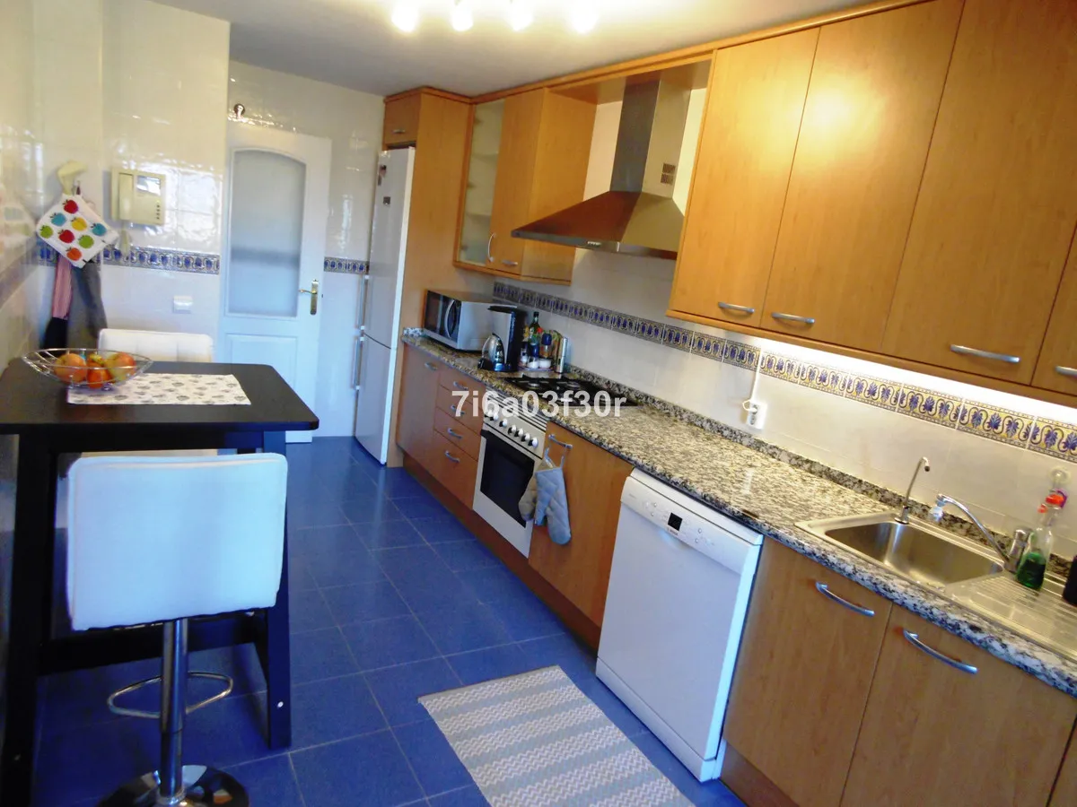 6178d0e9-7eb8-436c-939d-4bede63d2cd4