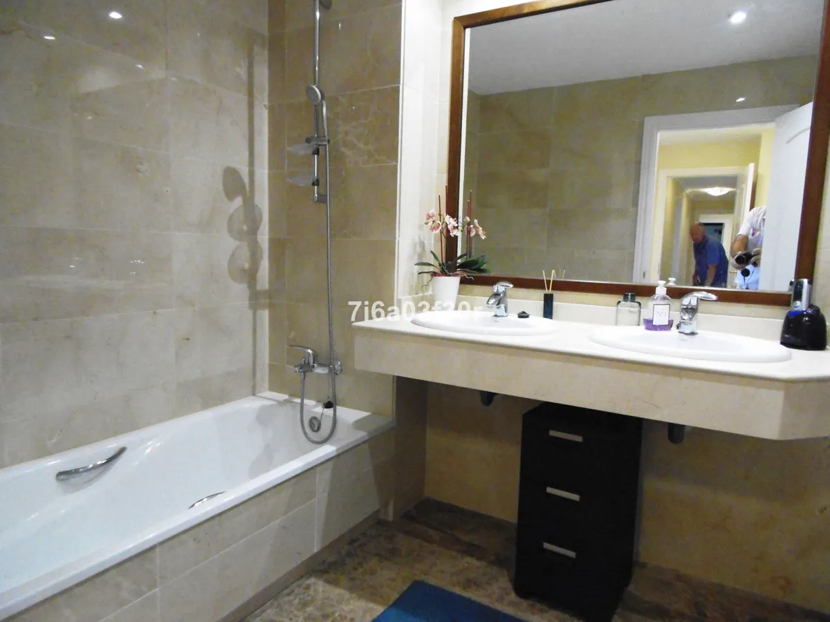 b0f0817a-5689-4020-8537-6717056d36cb