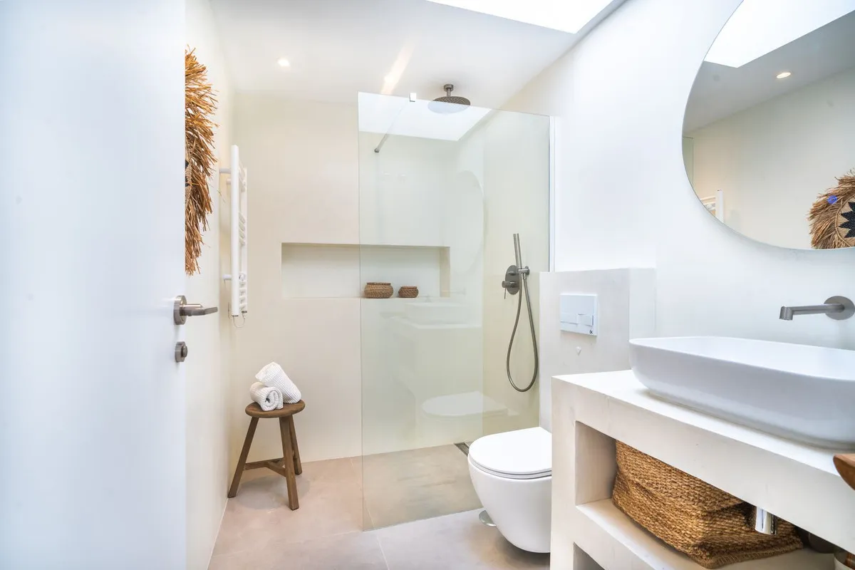 d8434b17-5d82-4090-b7e8-30ce1ebd15a9