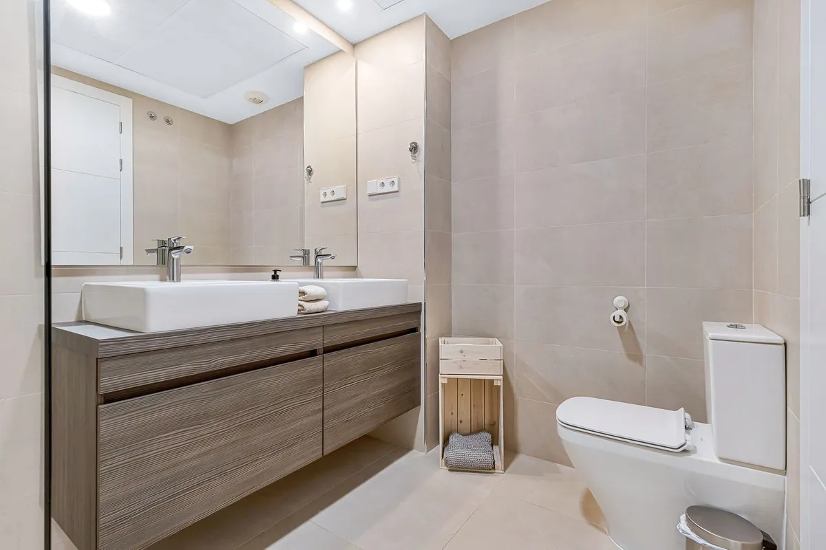 b2187553-7e94-4282-8b56-ecd98b315f24