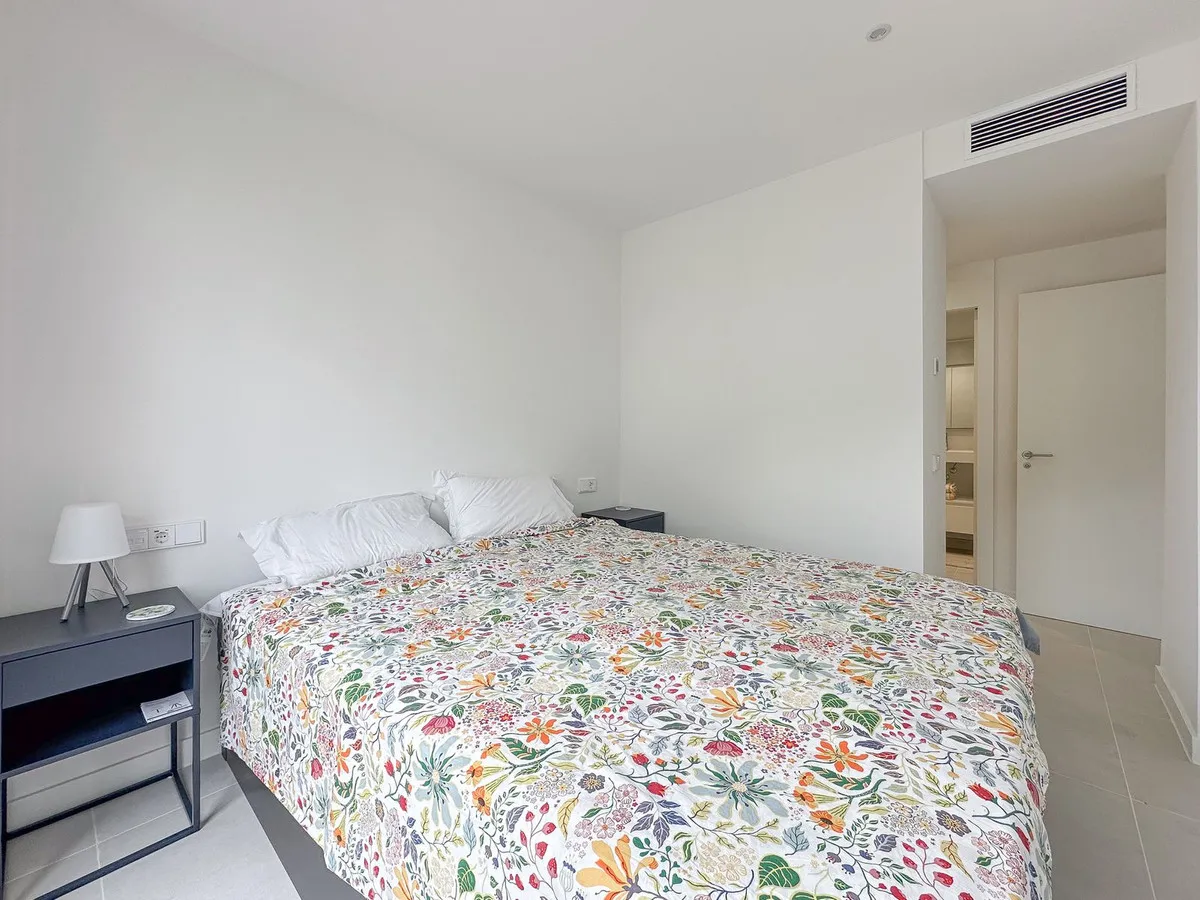 8836cd12-c946-400f-88d0-3a8b1d2dcb73