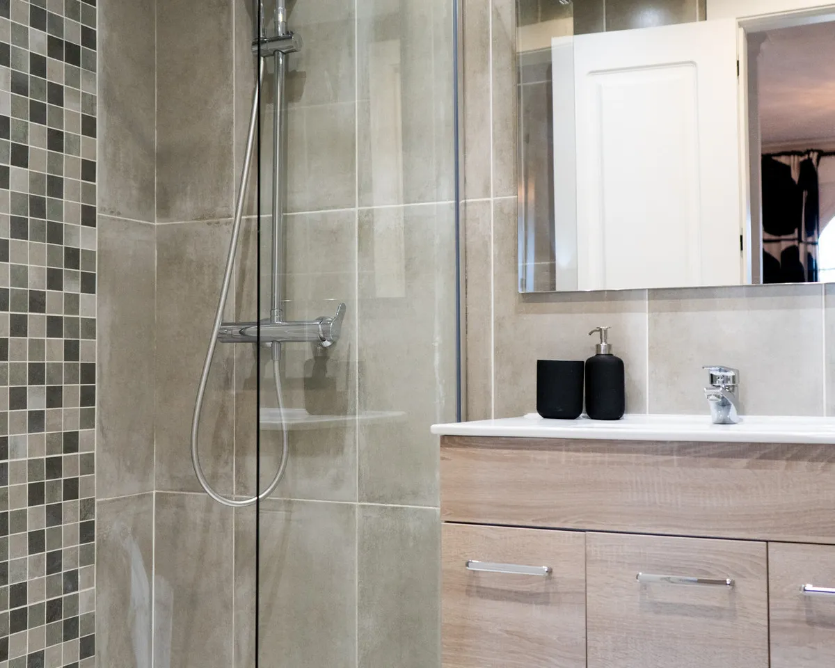 00a01fbd-deb3-43b1-b7c4-78c6478cd19b