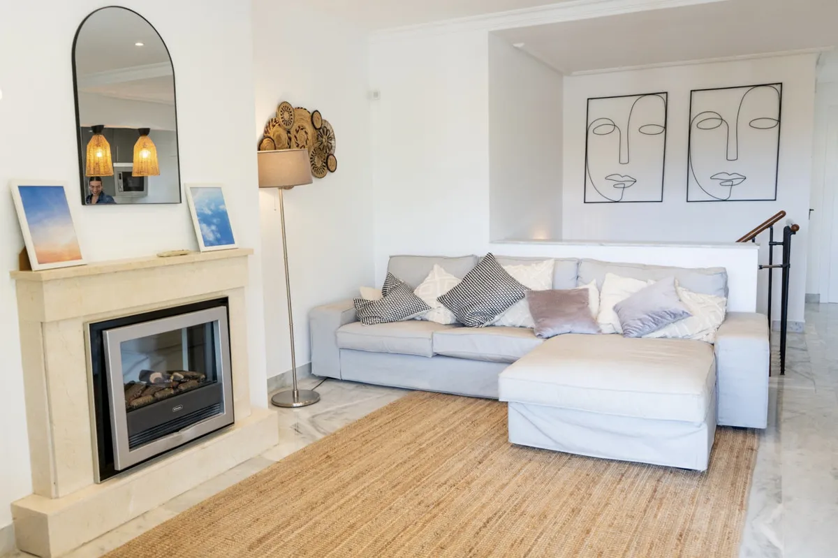 f0713ecb-8a6d-45c8-b52f-f8b9359afd19