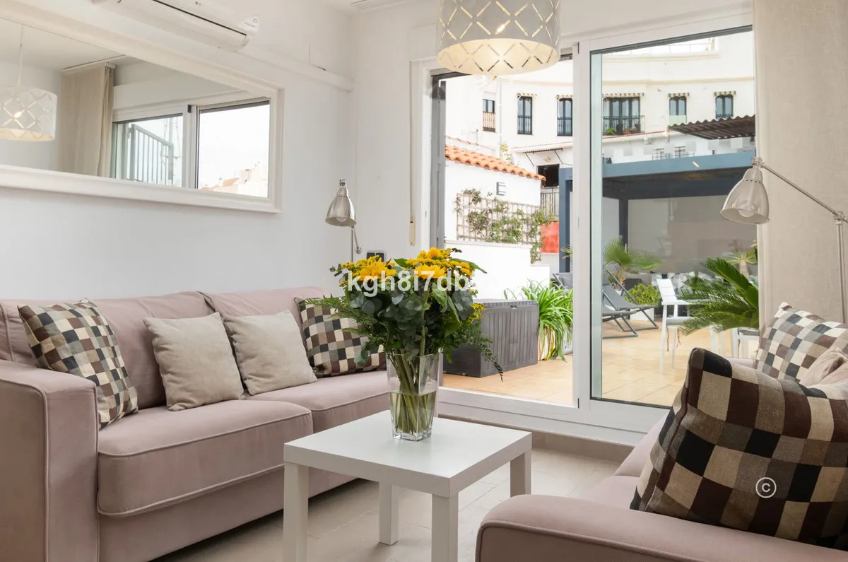 da4ed817-d53a-43d7-b2a3-0d831a87d385