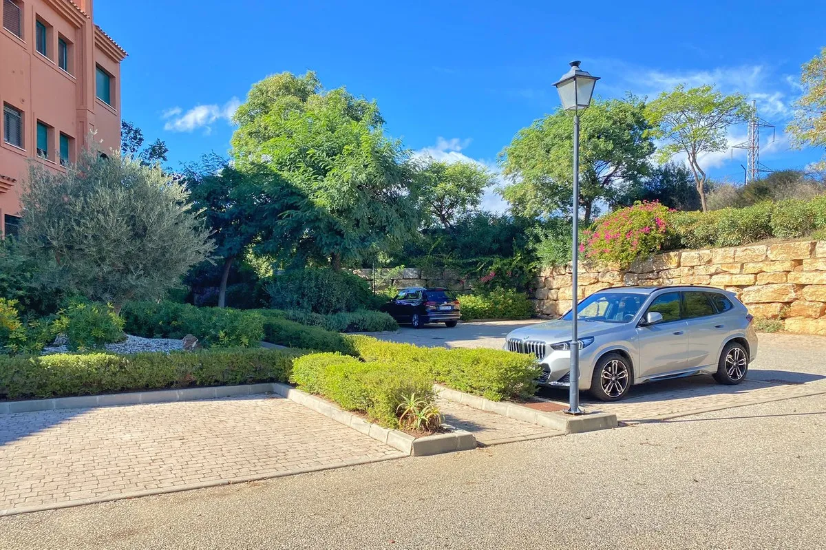 9d6fb6d0-37a1-4337-9498-64e3a082f151