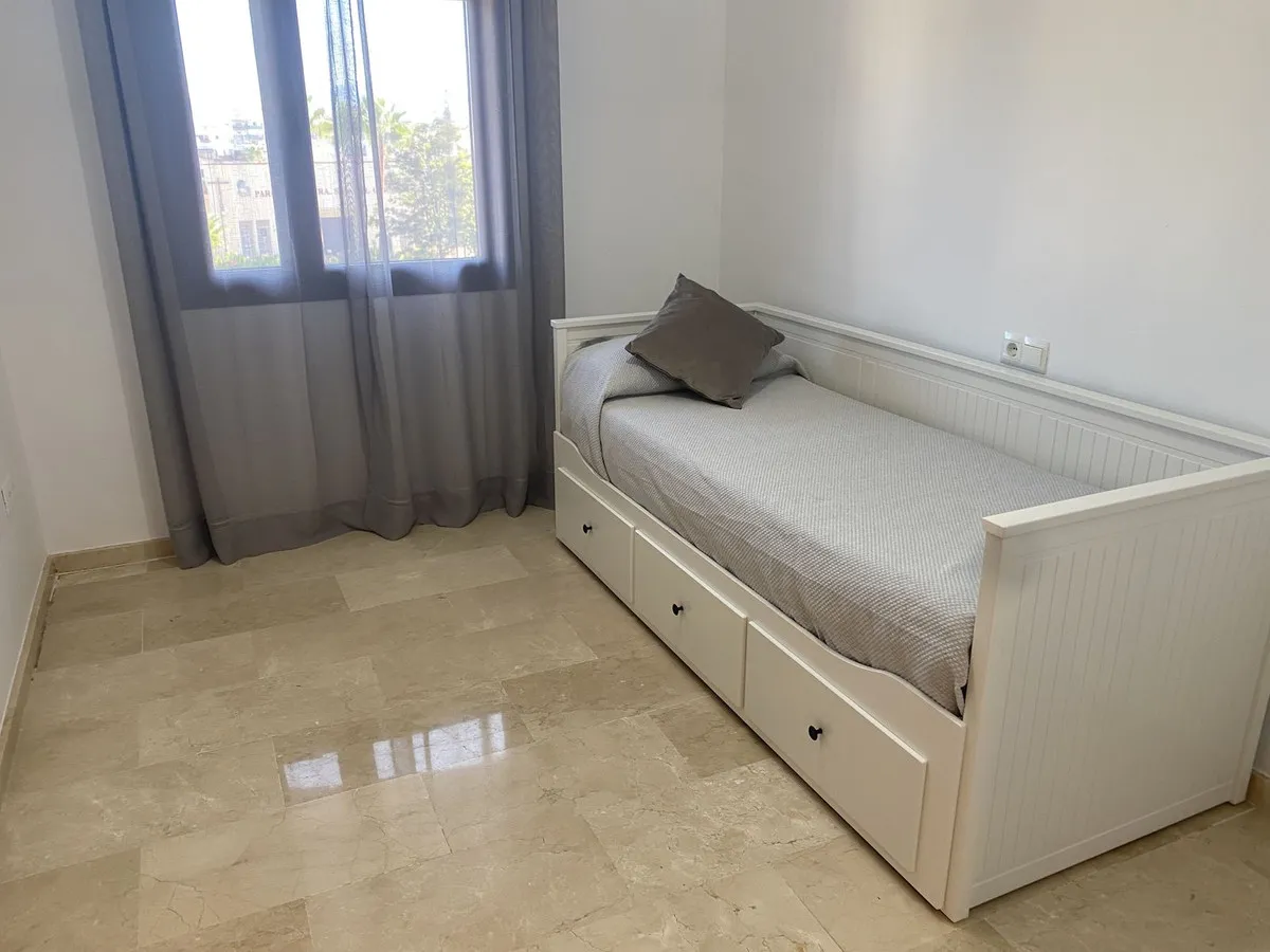 1b6c0b20-ddd0-4d98-8956-4fd708ec743c