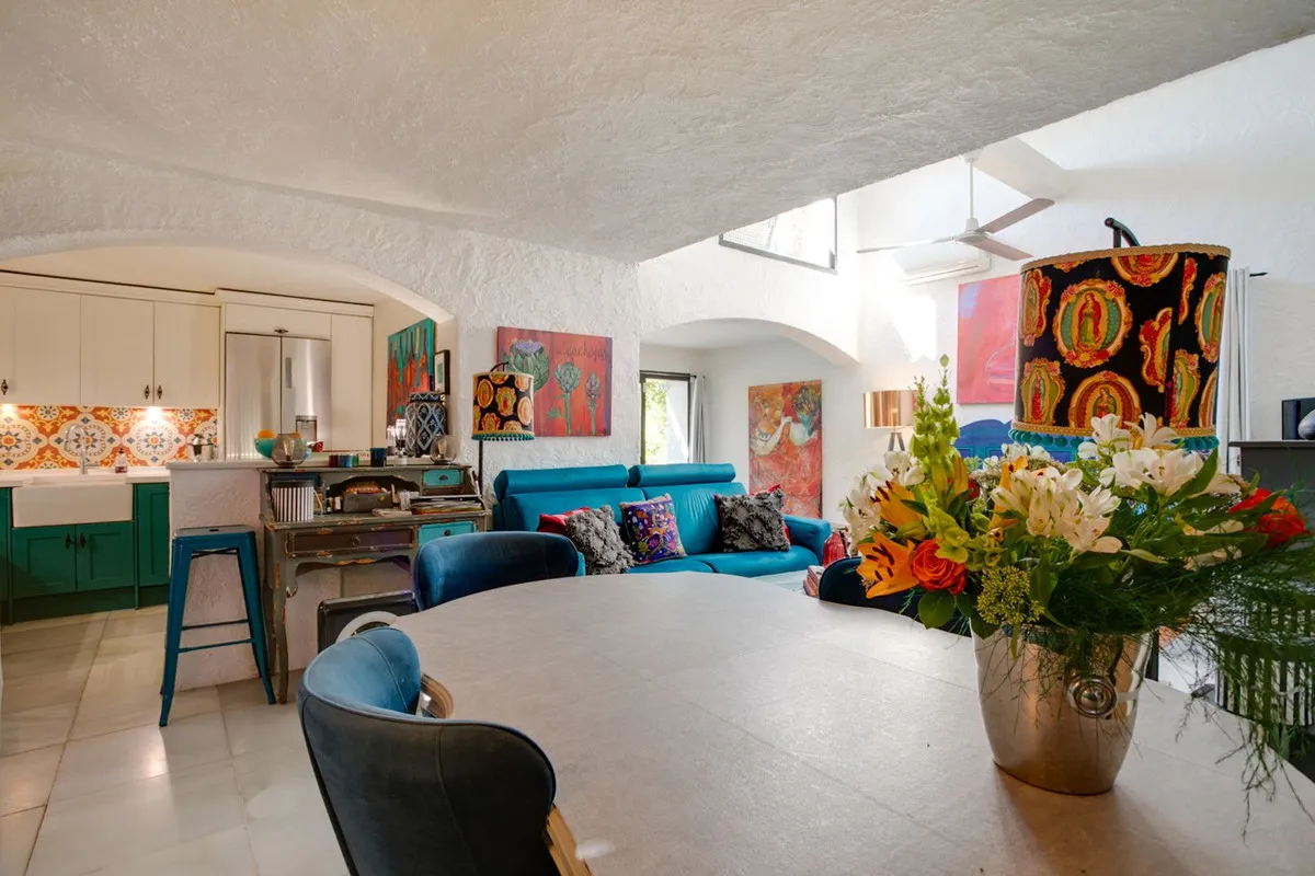 9d8a0cac-e0da-4f04-865a-63fac587224a