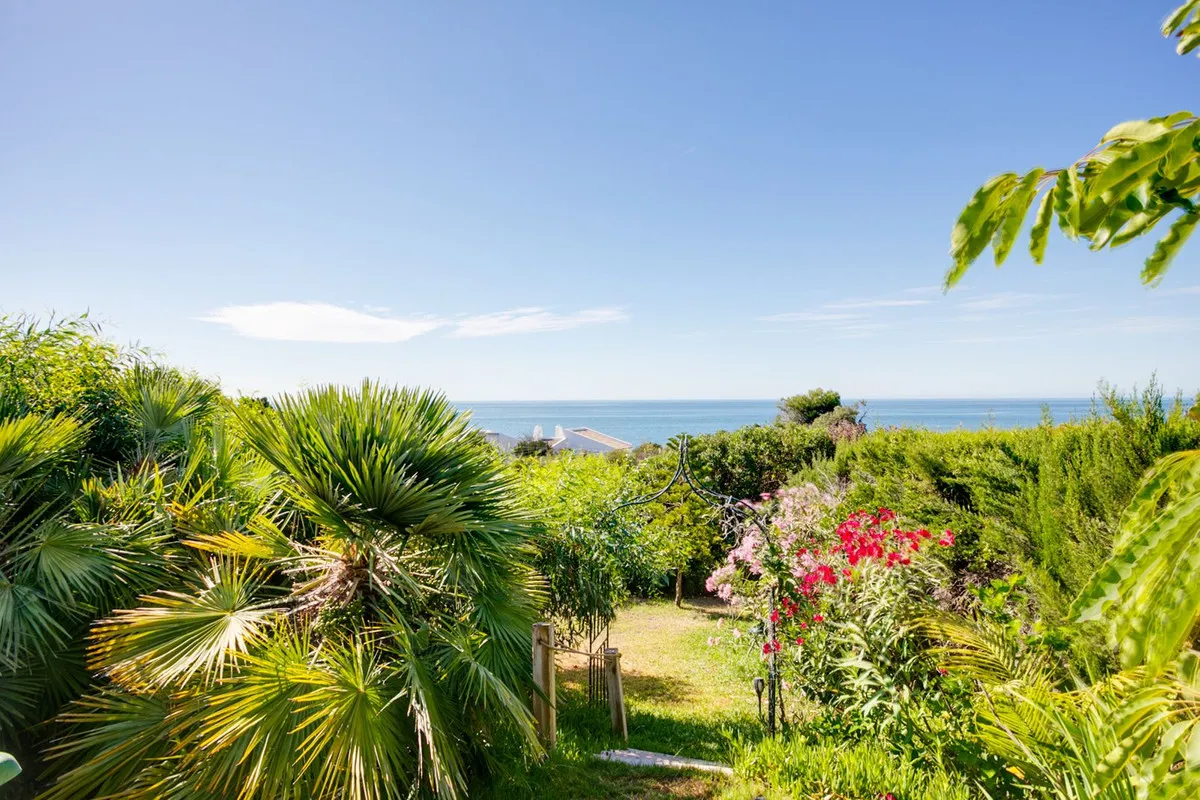 e2f67a94-9341-4016-9312-3109f5ebd140