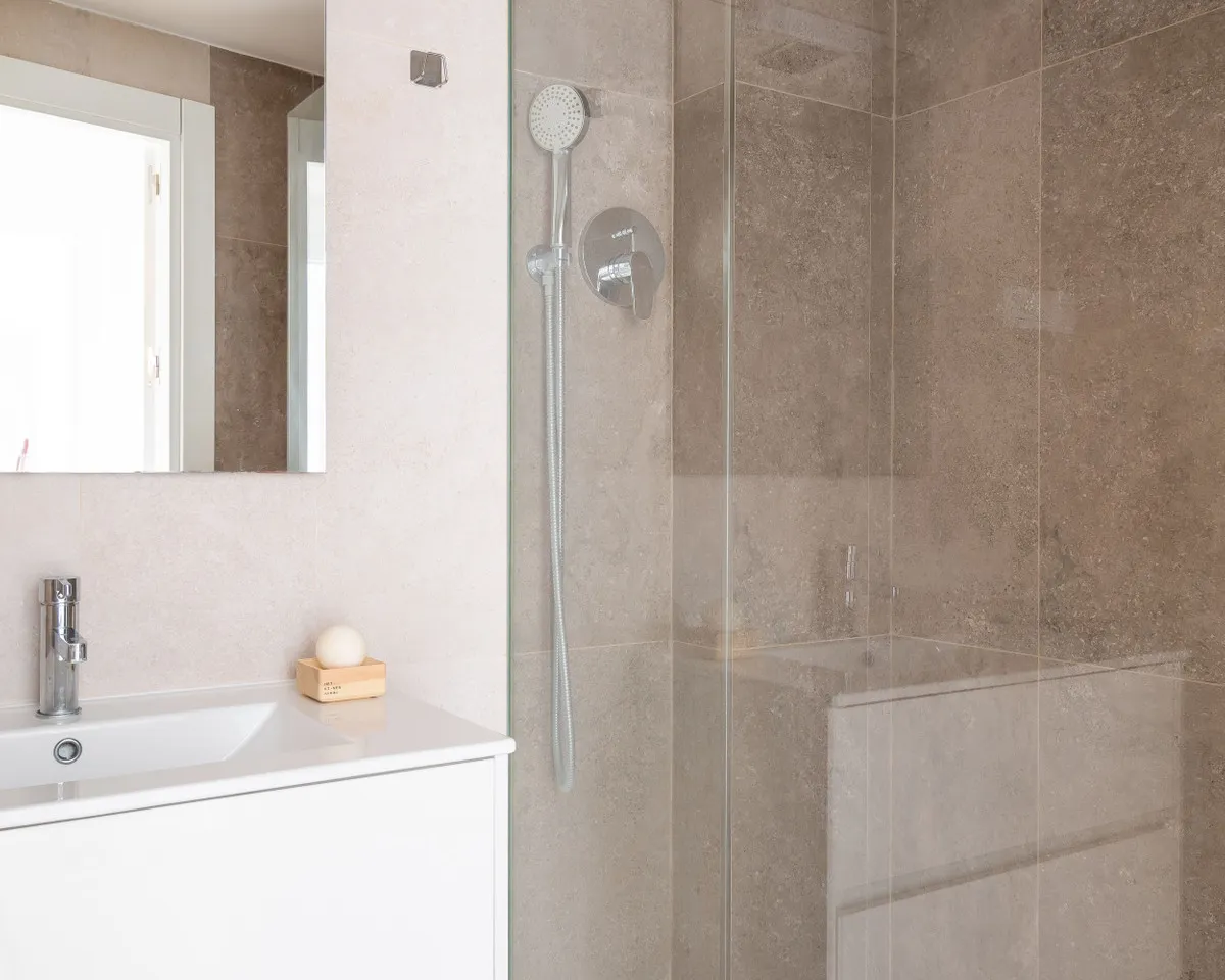 211f1e5c-68db-4450-b844-198e79fa8532