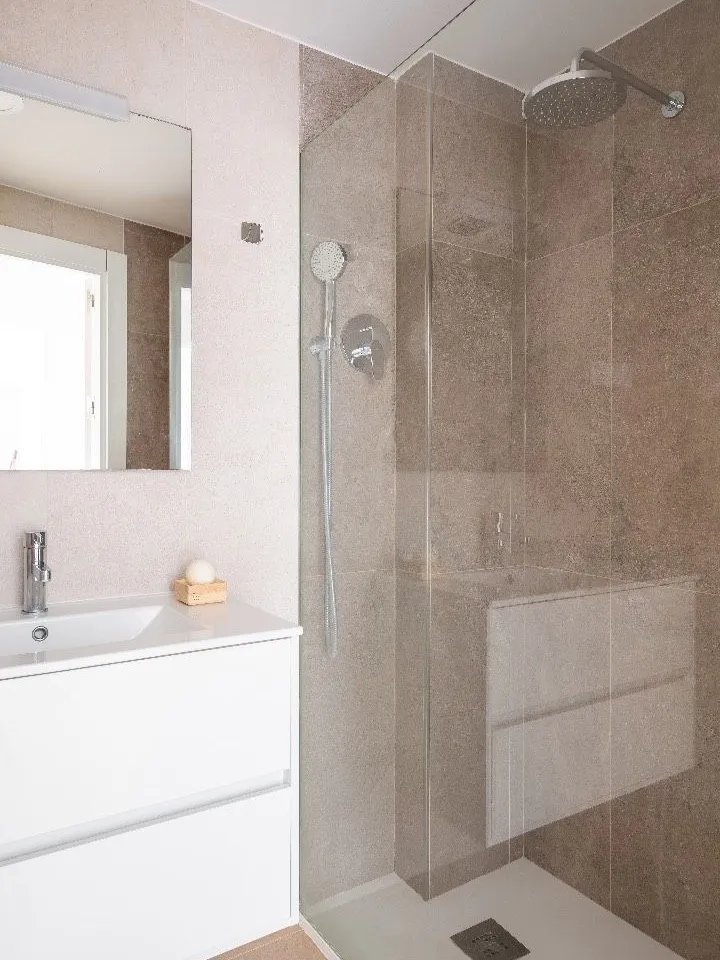 f0f097f1-173b-41dc-b963-b27a6e3bcefa