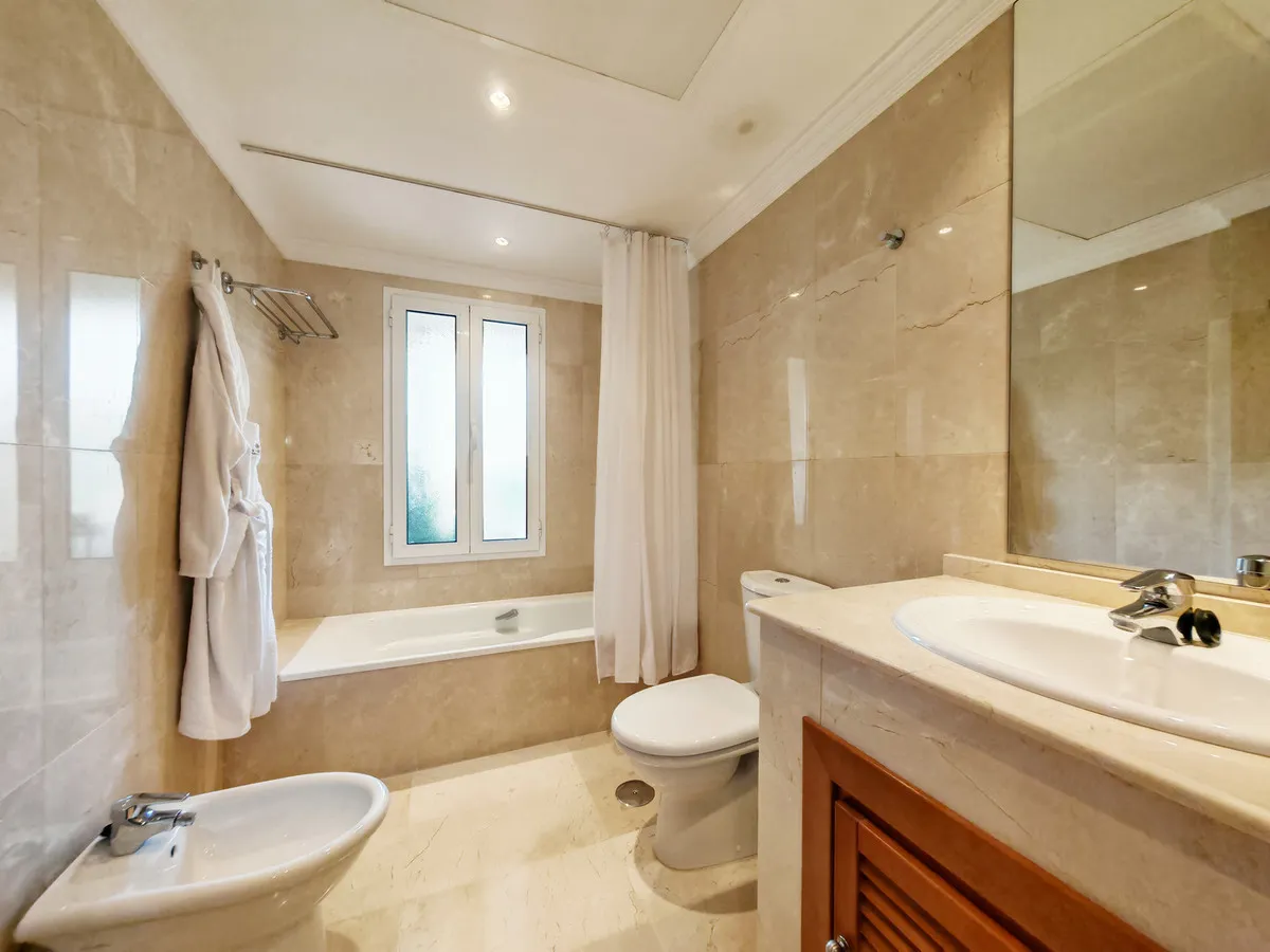 12b2faf7-15a8-40ce-a931-f5294e58d151