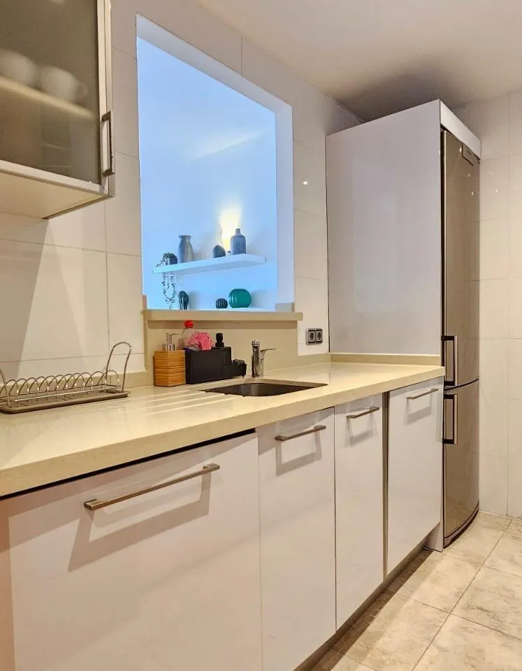 37a2b872-7420-4f63-9c2f-1e4d9468e606