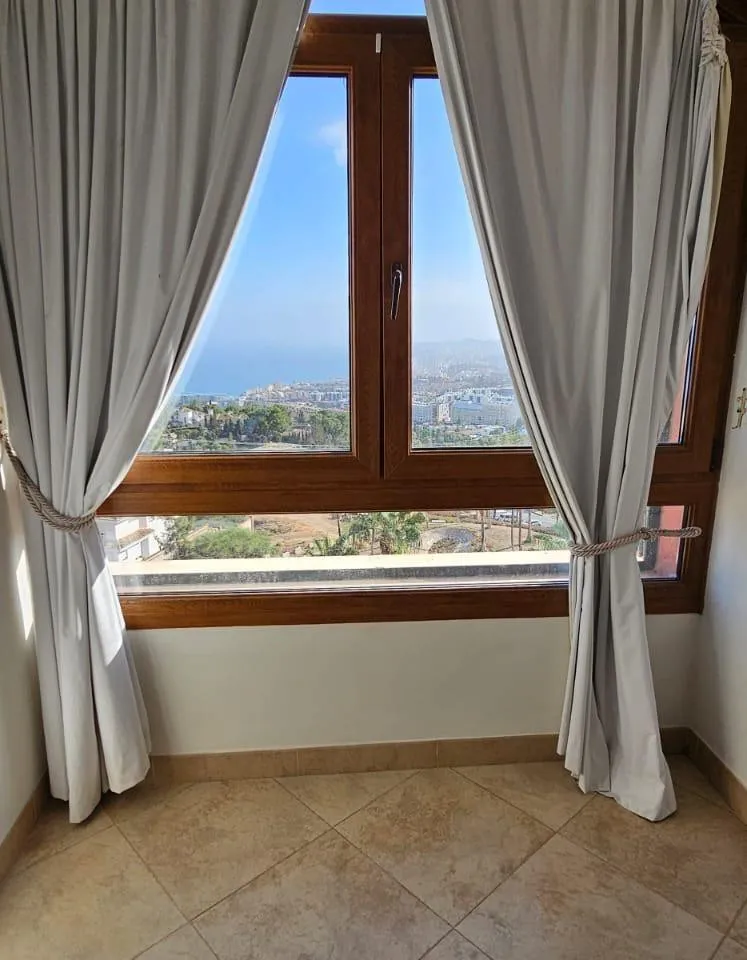 a85d0c25-5c48-486f-8016-9df8f306522e