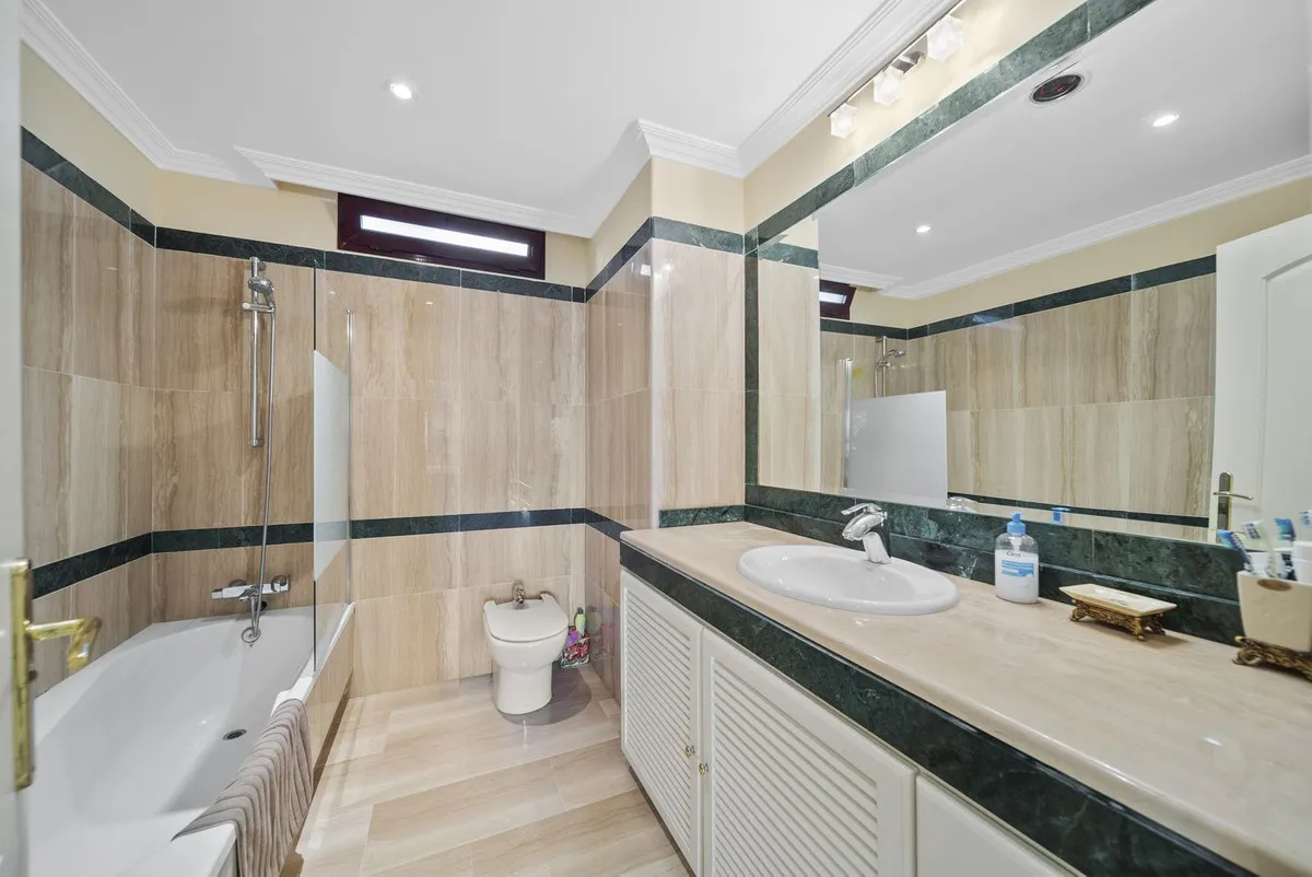 2a6ff26c-34cc-4353-bc0a-dd98147f8c08