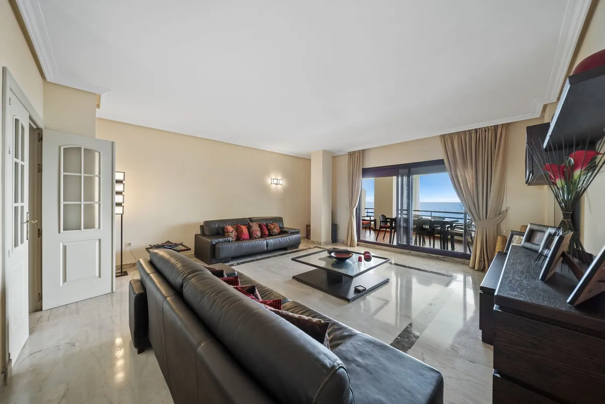 3c493f0a-7840-403d-912e-659d4f747b43