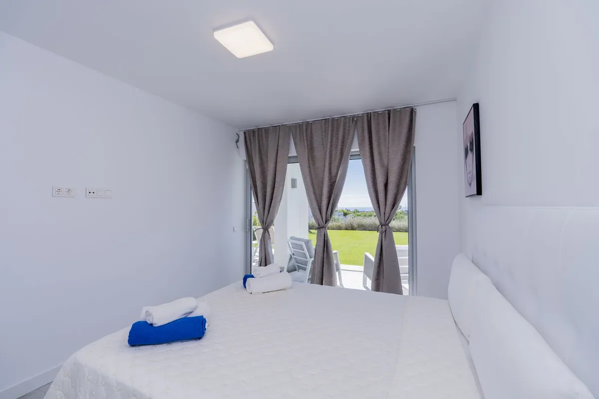 605f6592-bf5e-40f0-8d9a-d8d249a23623