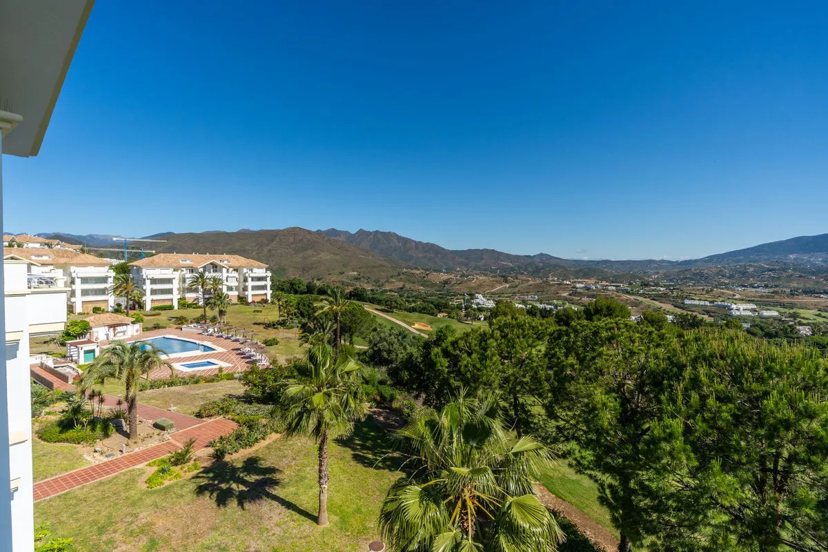 ff6b46f9-ebed-44ef-a001-d84c1637f253