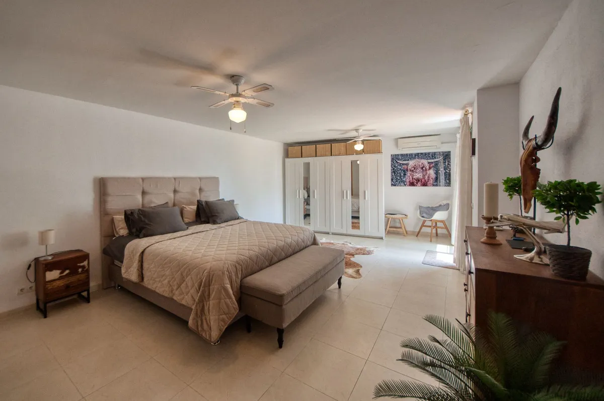 06b6fc26-78d6-4fac-926e-74022e3a5b33