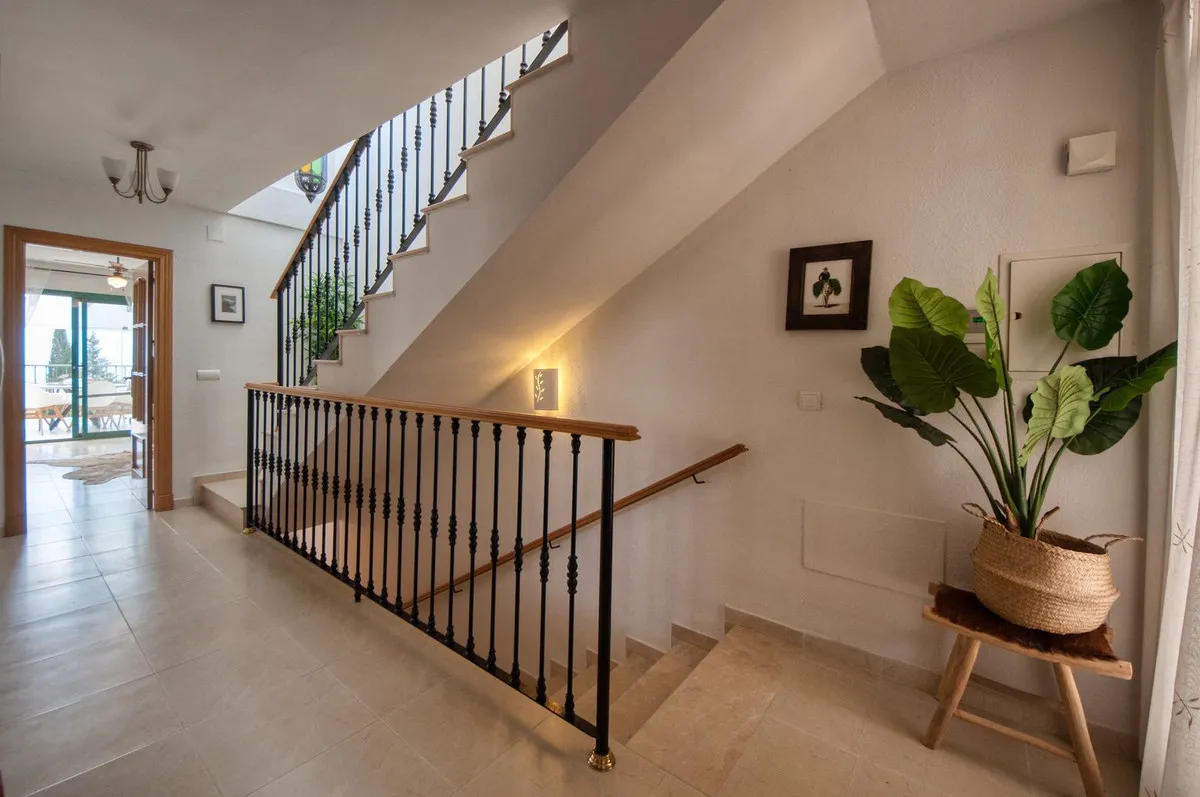 cb05c7f3-fb02-4f7a-8f41-843d1d35d174