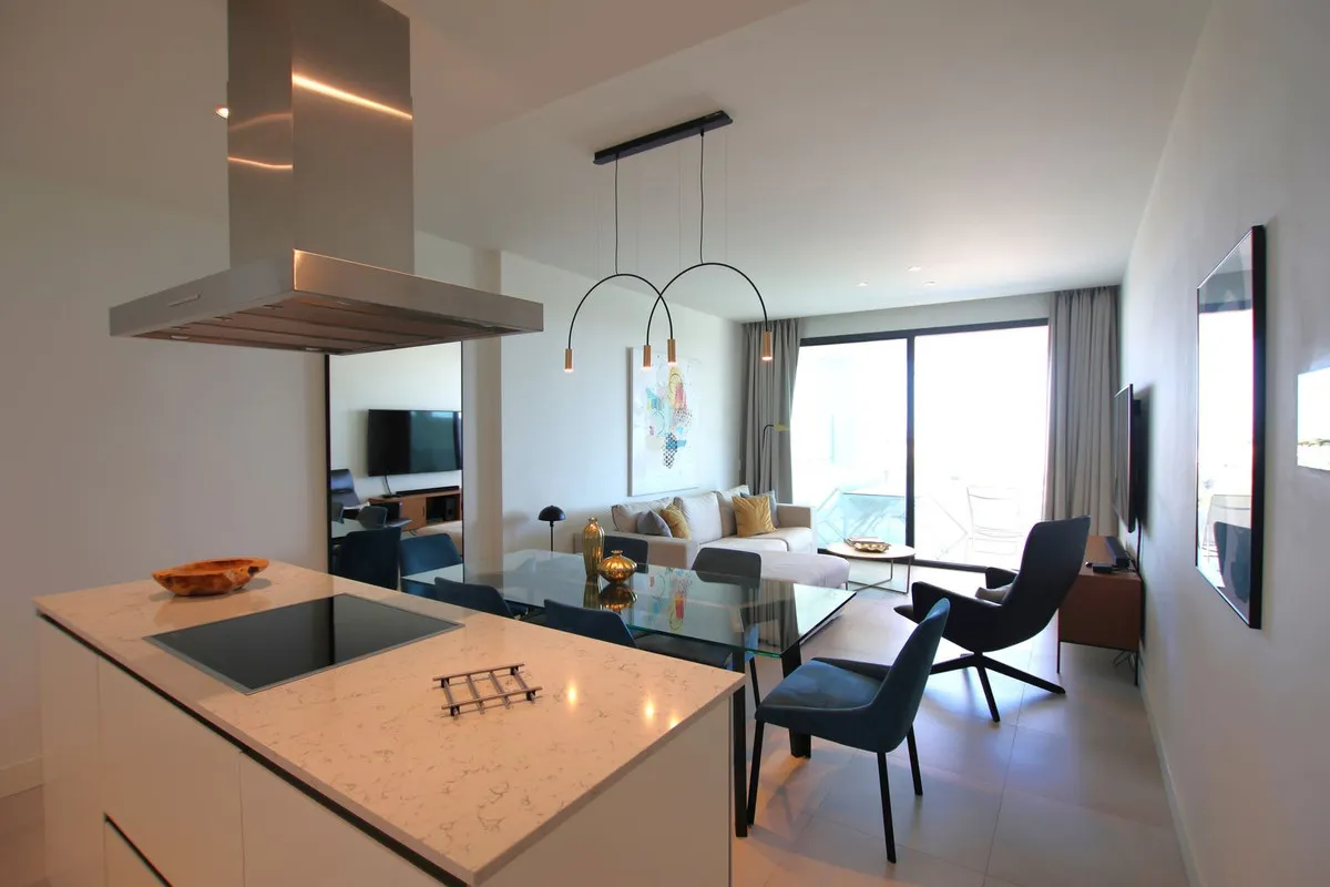 8261b808-54e4-419b-8a8a-3403f2d07730