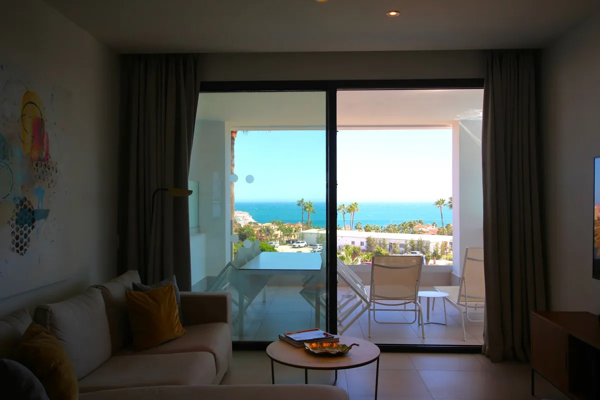 c1413d4e-a9ab-4adc-a8d1-5bfcc8d3be3c