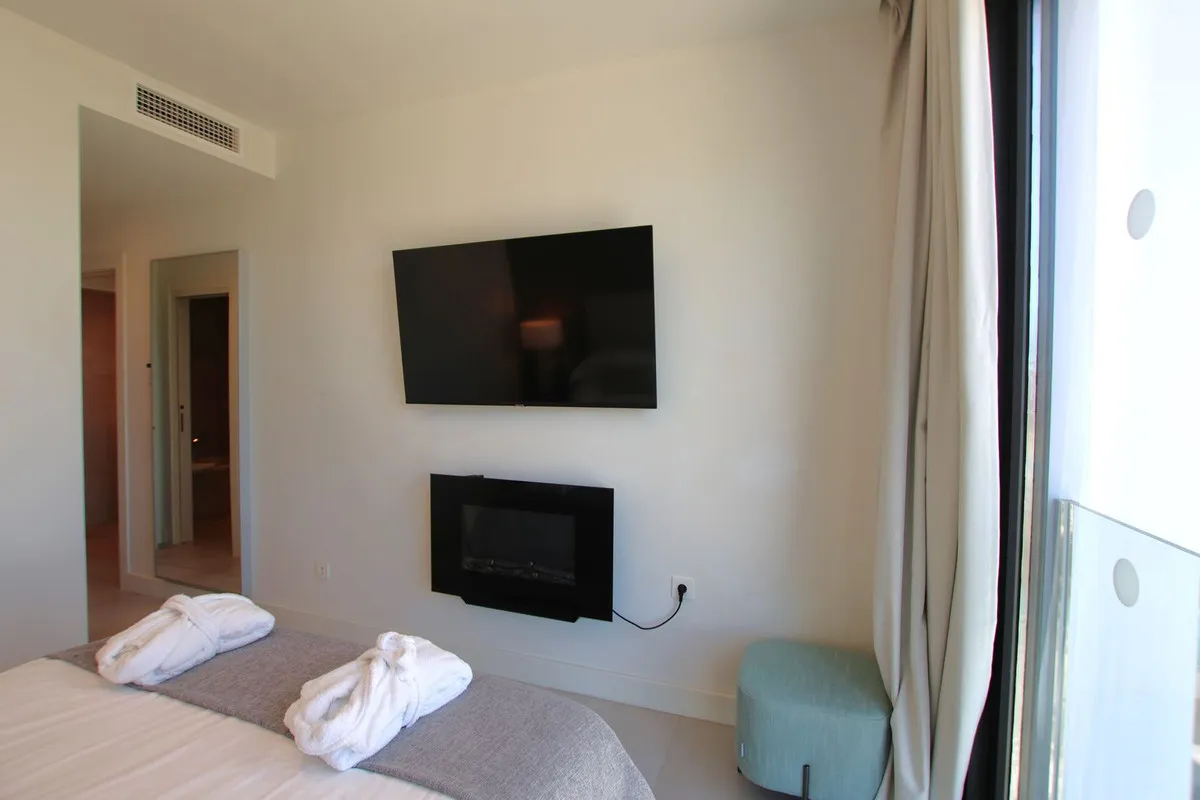 c1917b16-b69d-42f2-9537-91ec8fb66e7b